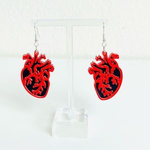 NWT Red & Black 3D Realistic Heart Dangle Acrylic Earrings